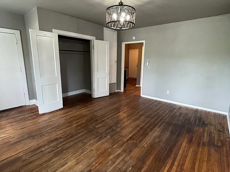 9 N College Ave #2 — Photo 3