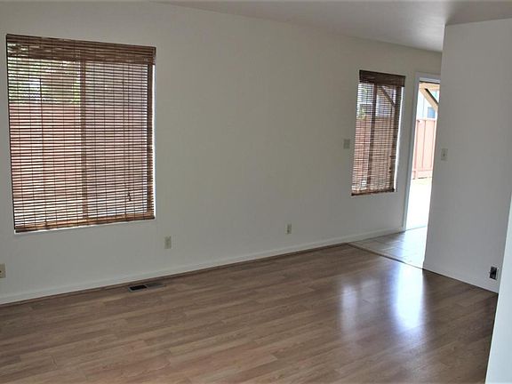4th image of 850 S 6th St #2
