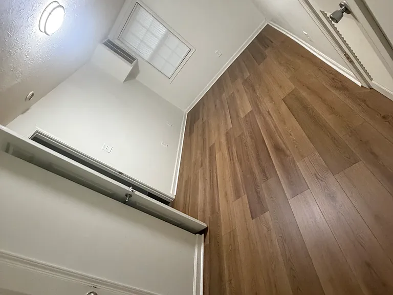 304 Hill St #C — Photo 6
