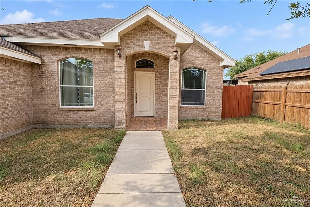 3 bed, 2.0 bath, 1228 sqft, $1,200 — Photo 2