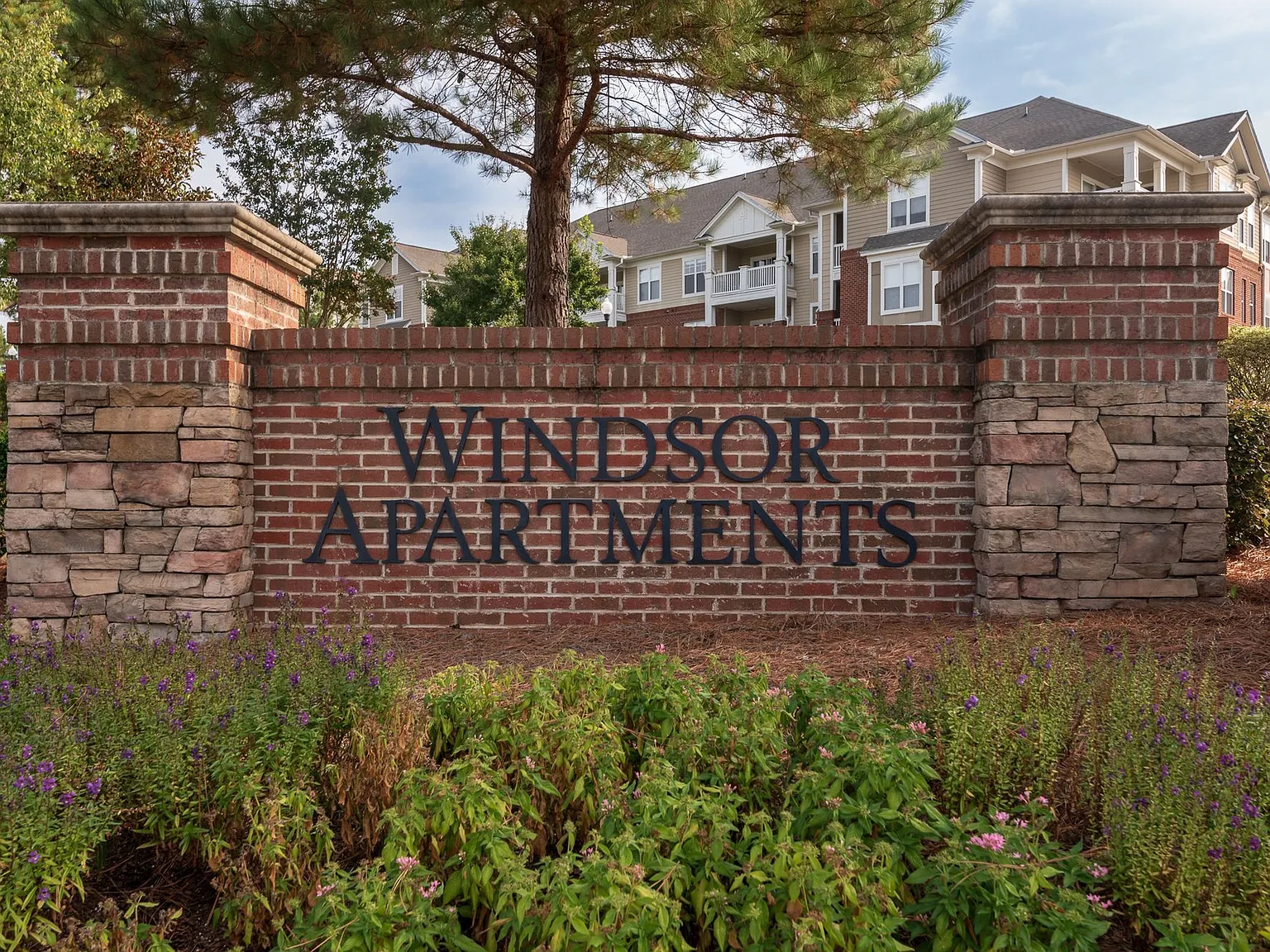 Windsor At Tryon Village — Photo 2