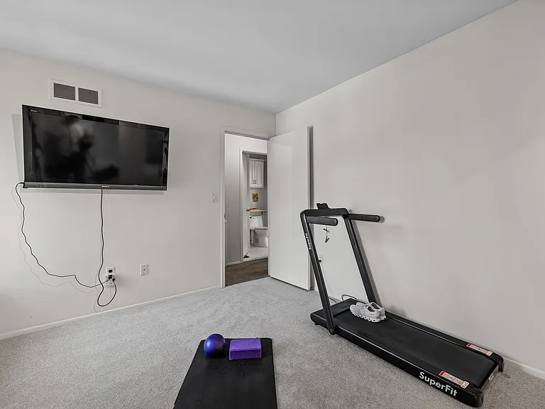 704 Oakbrook Ridge Dr — Photo 25