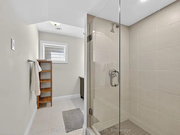 205 Yellow Birch Cres — Photo 37