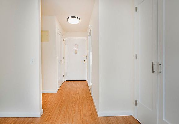 5th image of 211 W 56th St #F36