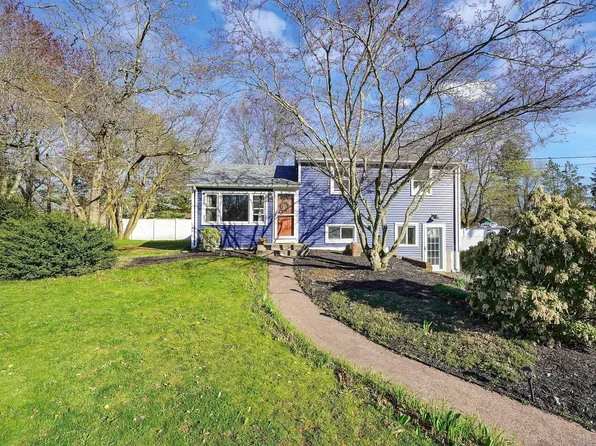 29 Farmstead Drive, South Windsor, CT 06074