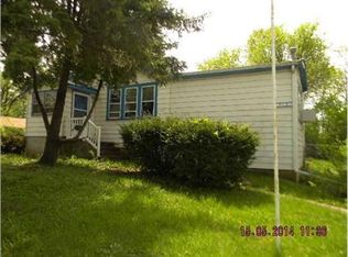 513 Woodland Dr, Round Lake Beach, IL