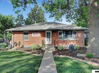 385 S 55th St, Lincoln, NE 68510