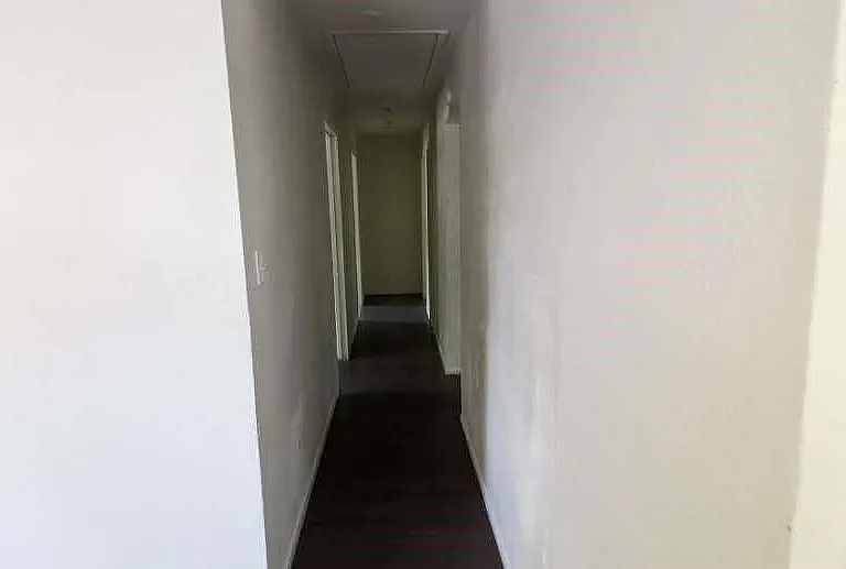 215 Blackshear St — Photo 4