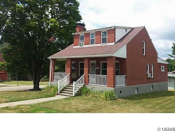 2nd image of 133 E Genesee St