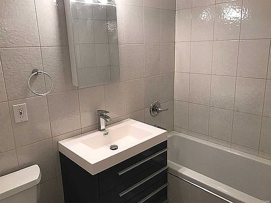 4th image of 85-15 Main St #10B