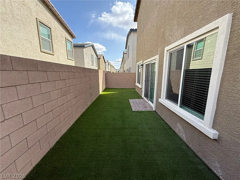9992 Ullom Dr — Photo 15
