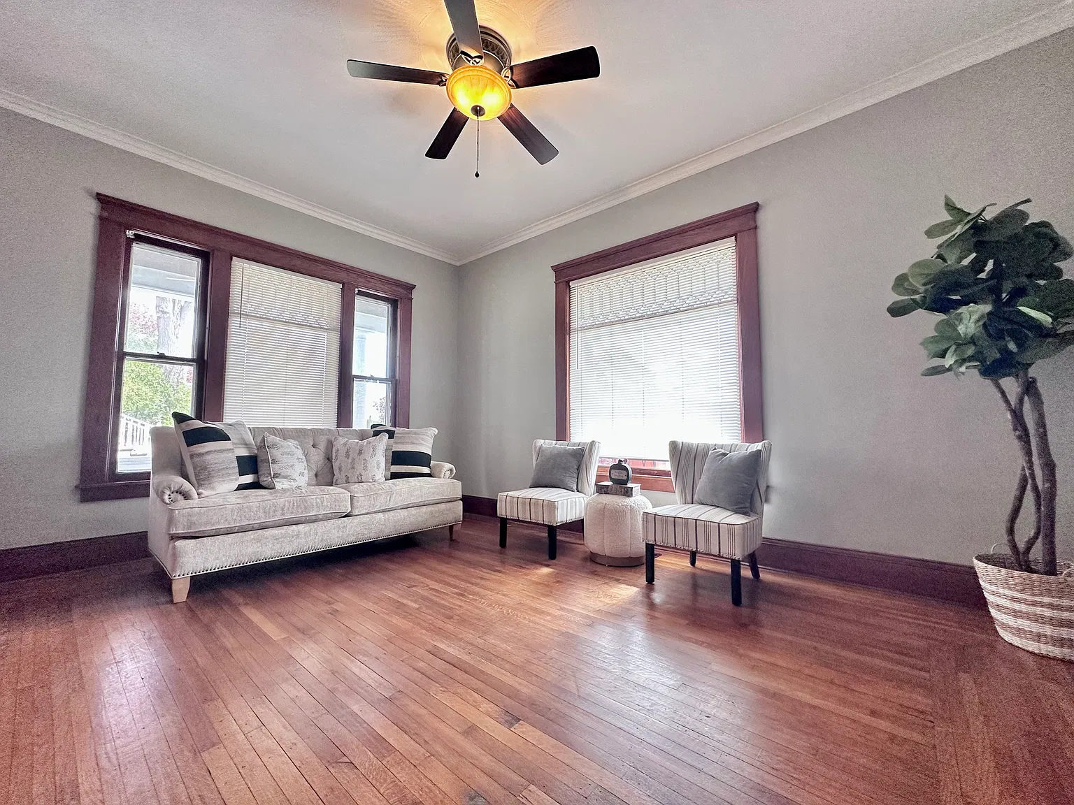 2717 E Brutus St — Photo 4