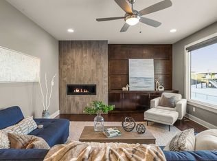 10587 NW 71st Ln, Johnston, IA 50131