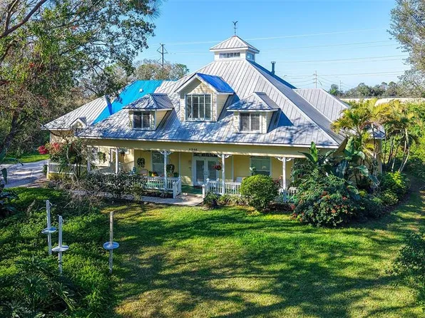 4946 Hubner Cir, Sarasota, FL 34241