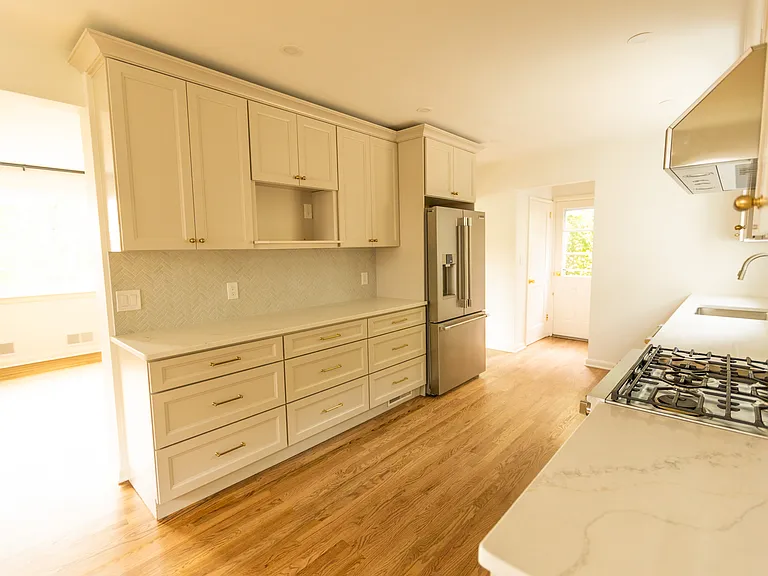 228 Carol Ave — Photo 5
