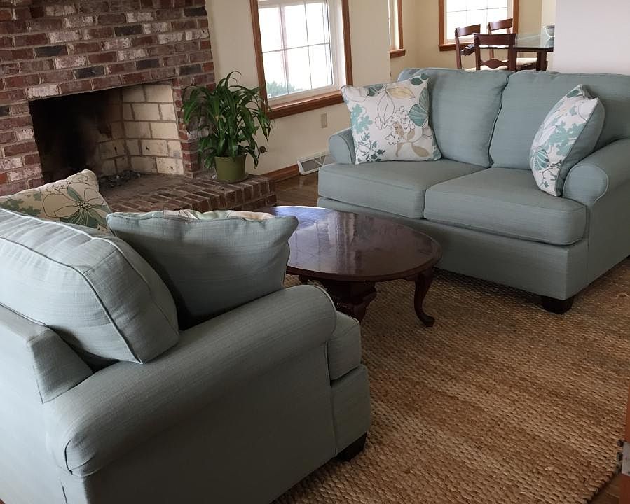 2nd image of 2833 Southern Hills Dr