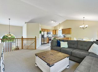 8081 Prairie Trl, Rockford, MN 55373