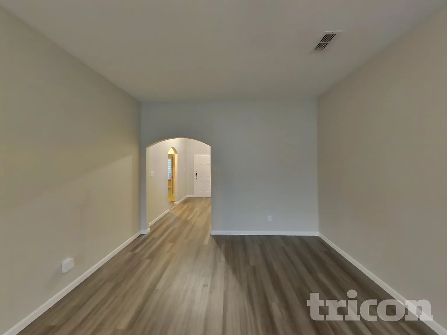 14210 Bridgeview Lane Dallas TX — Photo 2