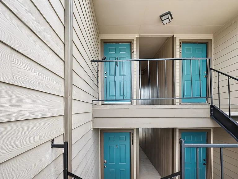 2121 Hepburn St #1112 — Photo 4
