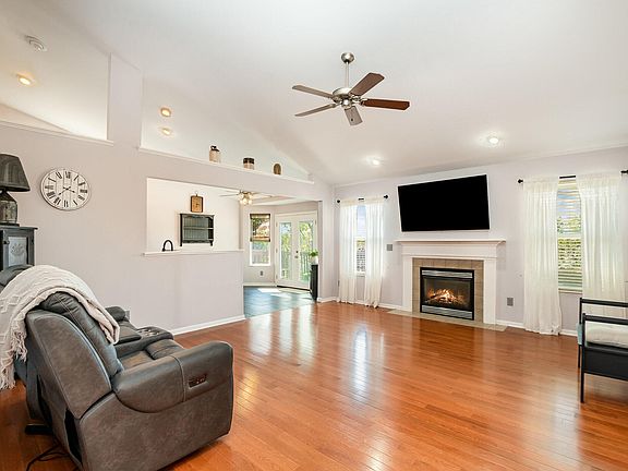 4th image of 10686 Kelsey Dr