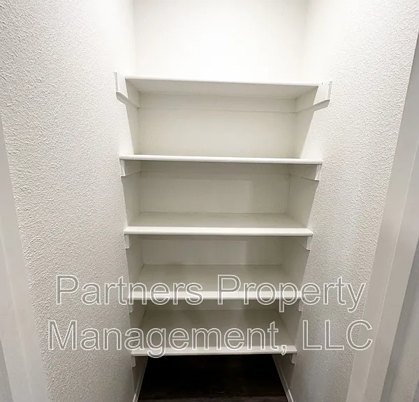 928 S Amarillo Ave — Photo 5