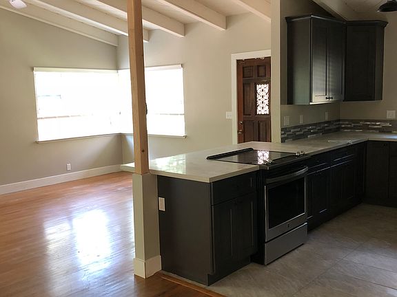 3rd image of 3198 Gerle Ave