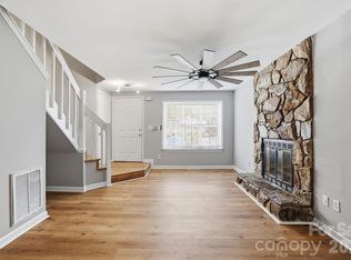 8237 Circle Tree Ln, Charlotte, NC 28277
