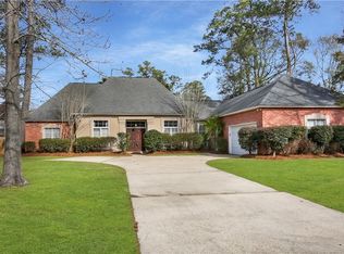 1205 Bluewater Dr, Mandeville, LA 70471