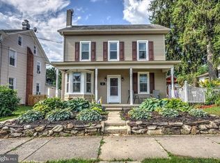 226 W Penn Ave, Robesonia, PA 19551