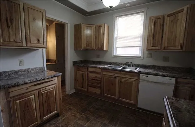871 W Main St — Photo 7