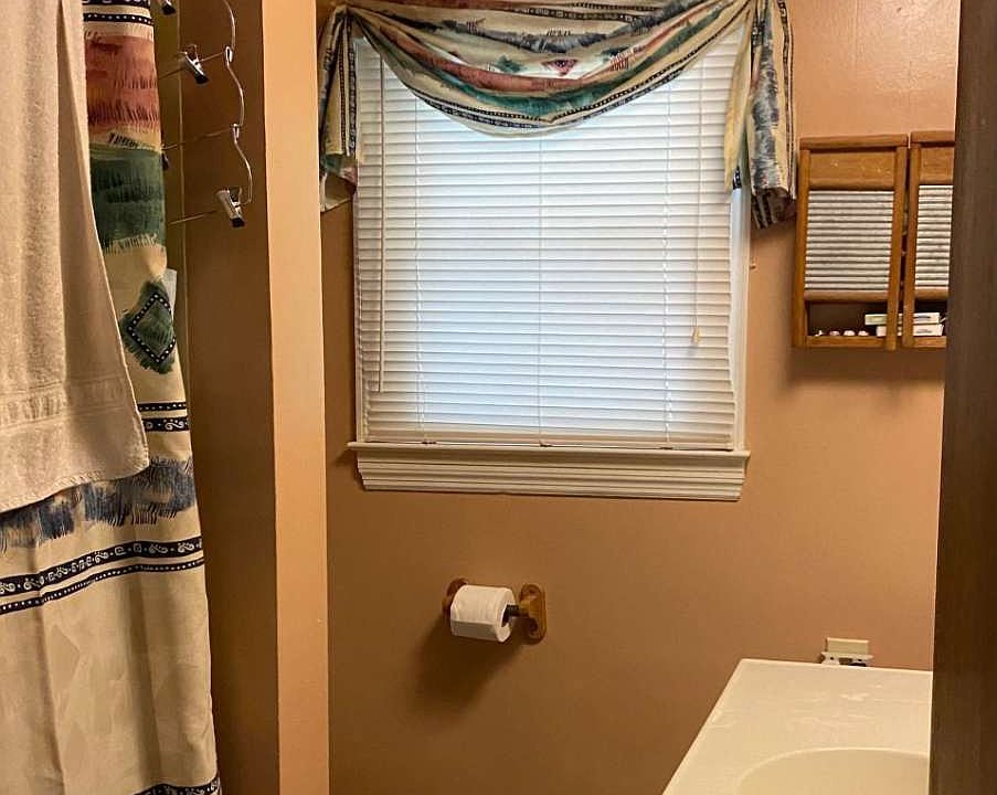 2nd image of 369 Oak Dr