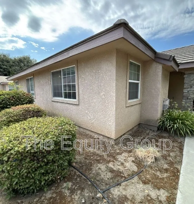 2 bed, 2.0 bath, 900 sqft, $1,600 — Photo 1