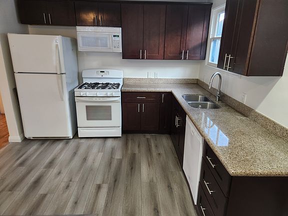 4th image of 1645 Armacost Ave