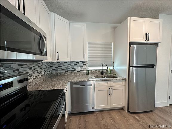 4th image of 5749 N Claremont Dr