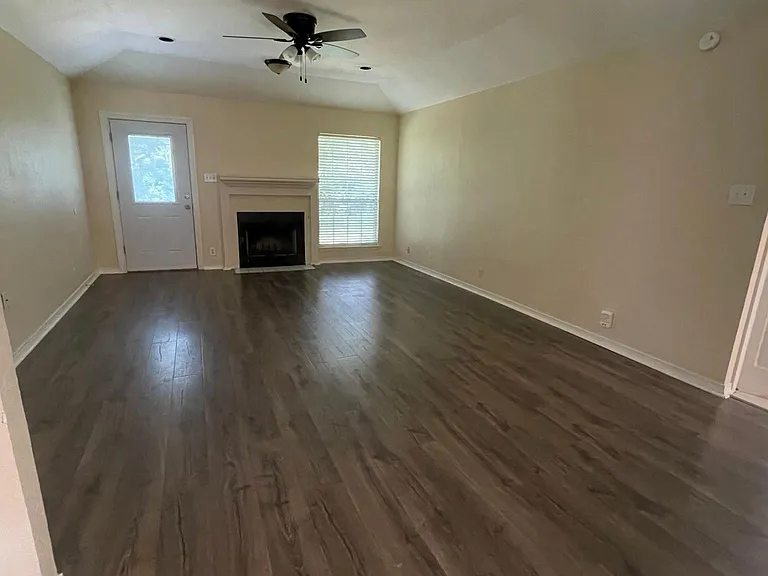 2104 Jasmine St — Photo 8