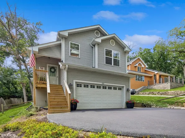 919 Valley Ave, McHenry, IL 60051