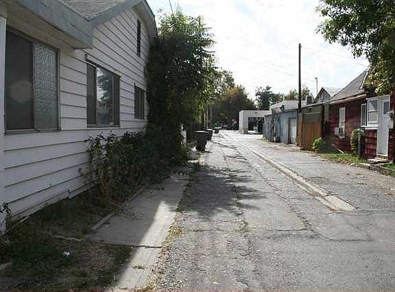 2nd image of 916 6th St