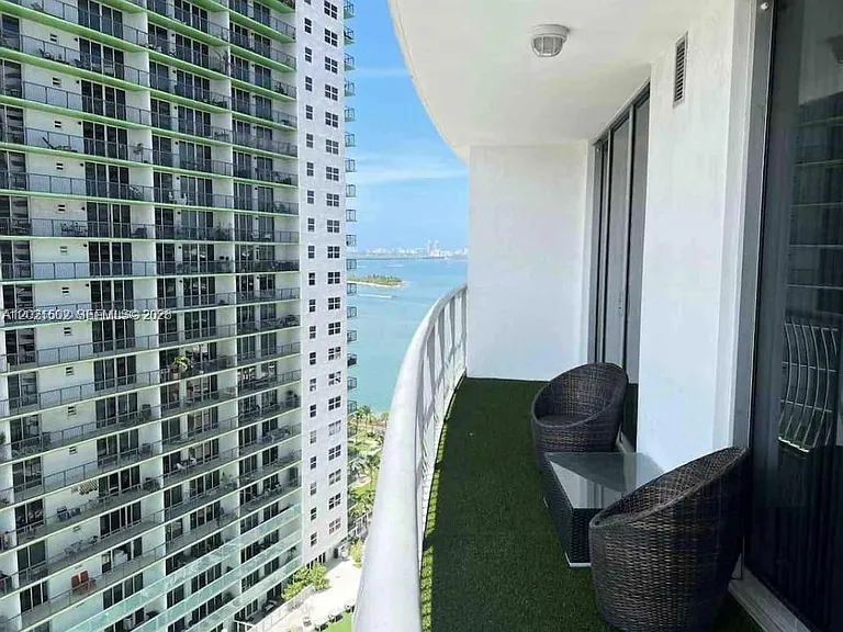 1750 N Bayshore Dr #2211 — Photo 12