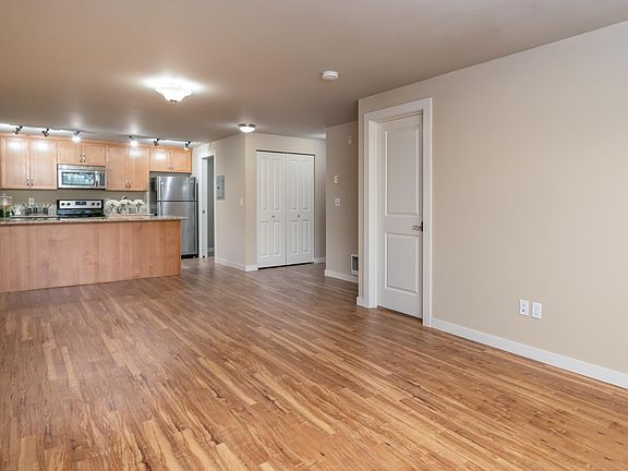 3rd image of 421 Kirkland Ave