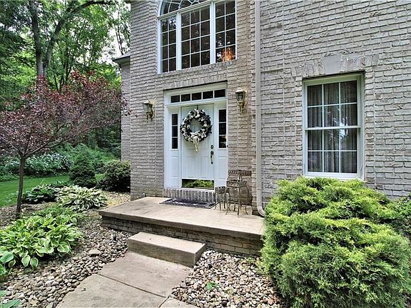2nd image of 2430 Red Oak Ct