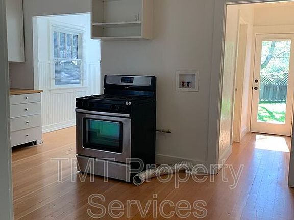 4th image of 785 Lincoln St