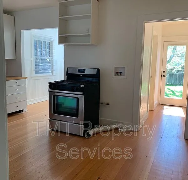 785 Lincoln St — Photo 4