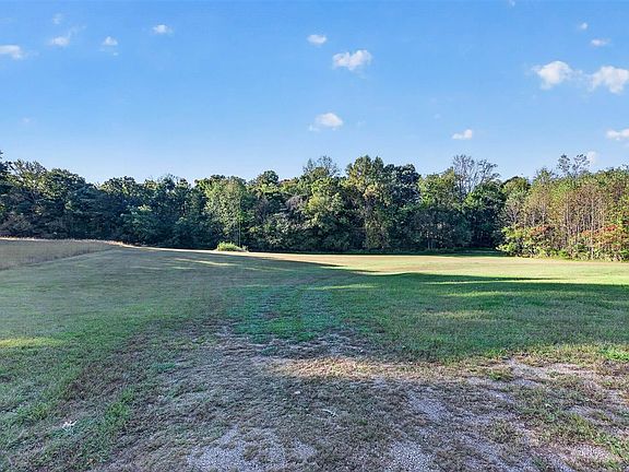 5th image of 648 Stony Point Rd