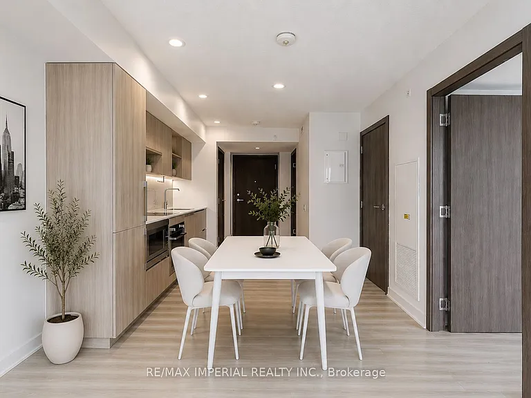 17 Bathurst St #2707 — Photo 10