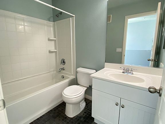 5th image of 765 Harbor Cliff Way Unit 135