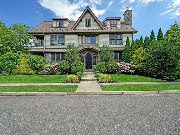 3rd image of 416 Crescent Pkwy