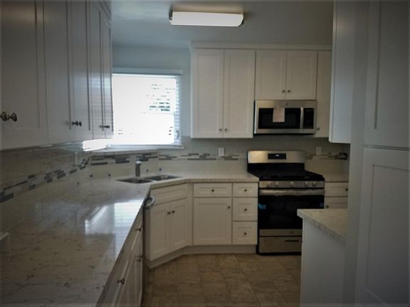 2nd image of 5536 W 138th Pl
