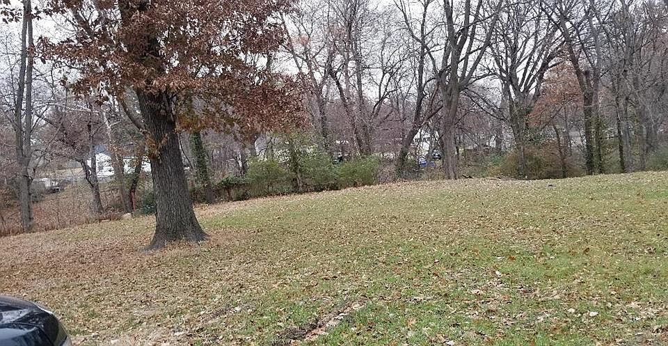 2nd image of 5421 N Jackson Ave