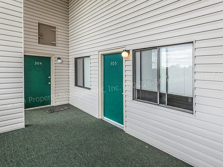 1705 Heatheridge Rd #G305 — Photo 2