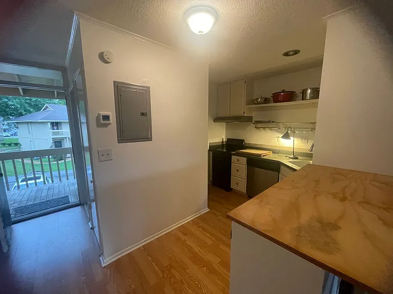 2002 Seacliff Dr N #2002 — Photo 13